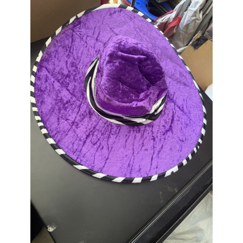 Spirit Halloween Pimp Costume Purple Jacket/Pants/Accessories Size XL - Picture 2 of 4